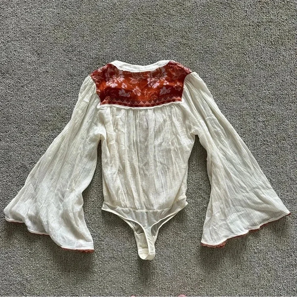 Free People‎ | Lana Bell Sleeve Embroidered Bodysuit XS